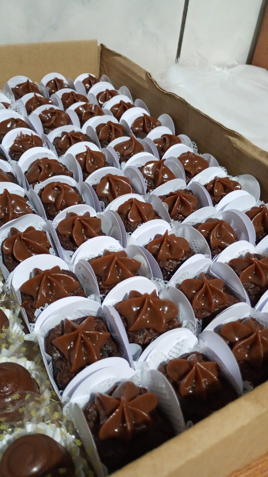 Mini brownies com bico gourmet